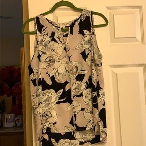 c & e sleeveless blouse size small